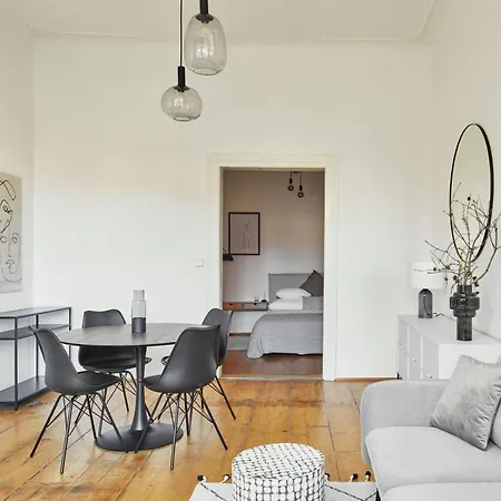 Contemporary On Old Town Square By Days * פראג